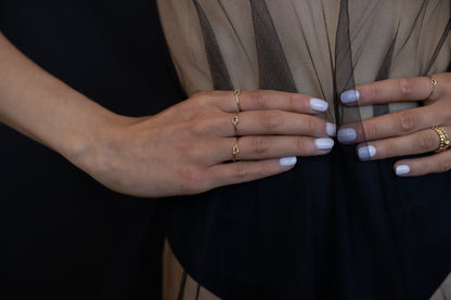 Simple Knot Ring